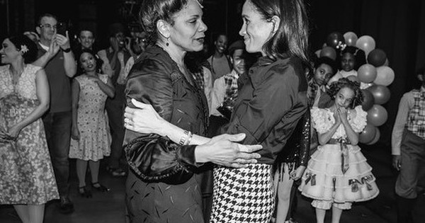 Meghan khiến người dân New York bất bình vì dàn vệ sĩ "quá lố" và cả xe cảnh sát hộ tống đi xem kịch avatar1744643002188 17446430024601369685006 0 36 315 540 crop 1744643017200279292737jpg