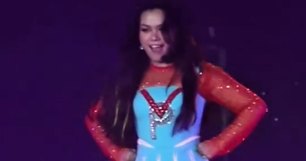 Clip cận cảnh sao nữ Vbiz ngã nhào úp mặt xuống sân khấu, cảnh tượng sau đó gây bất ngờ avatar1744706829268 17447068310131015633426png