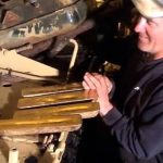 Mua xe tăng trên mạng, người đàn ông phát hiện 25 kg vàng thỏi trị giá gần 70 tỷ đồng trong bình dầu avatar1744774734748 1744774735013708420179jpg