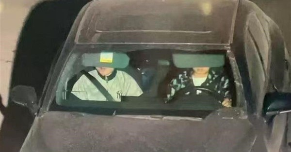 Nam thanh niên thuê Maybach 5 tỷ đồng rồi bị mất cắp, cảnh sát điều tra phát hiện hành vi phạm tội trong phòng kín, bắt giữ 5 đối tượng avatar1744776359170 1744776359634503375880 90 0 840 1200 crop 17447763815881297204508jpeg