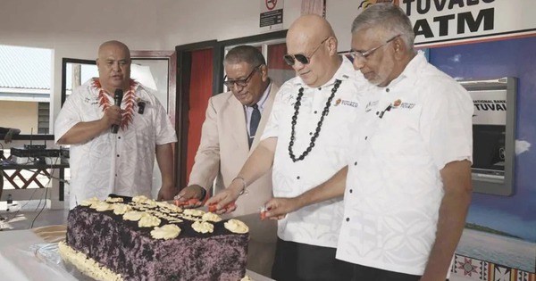 Quốc đảo hẹp nhất thế giới ăn mừng vì có máy ATM đầu tiên, thủ tướng ca ngợi đây là ‘cột mốc quan trọng’ với đất nước avatar1745050655398 17450506557561372064743 0 62 650 1102 crop 1745050829740743552315jpg