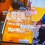 Nhờ bạn trông hộ cửa hàng xổ số, ông chủ "tái mặt" khi trở về avatar1745416842747 17454168429321175703474 0 34 315 538 crop 17454168577111050220159jpeg