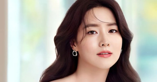 Lee Young Ae: “Tôi hôn chồng mỗi ngày” avatar1745551549769 1745551550826763953621 0 0 314 600 crop 17455516322391281692731jpeg