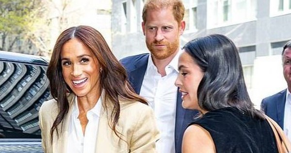 Meghan phớt lờ Harry avatar1745639148039 17456391484191094441751 0 28 315 532 crop 1745639187926917818352jpeg