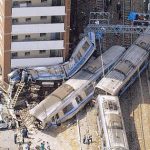 Con tàu trật bánh, lao vào toà chung cư: 107 người chết, 562 người bị thương chỉ vì một sai lầm và ám ảnh đáng buồn avatar1745643251730 17456432521251299114926 19 0 394 600 crop 17456448032912145432553jpg