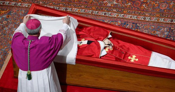 Nghĩa cử cuối cùng của Giáo hoàng Francis trước khi tạ thế avatar1745654551351 17456545516621051453424 0 11 315 515 crop 17456545736481931471825jpg