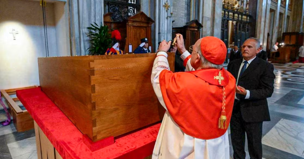 Vatican công bố ảnh “lễ an táng riêng tư” Giáo hoàng Francis avatar1745734659500 1745734659774157469365png