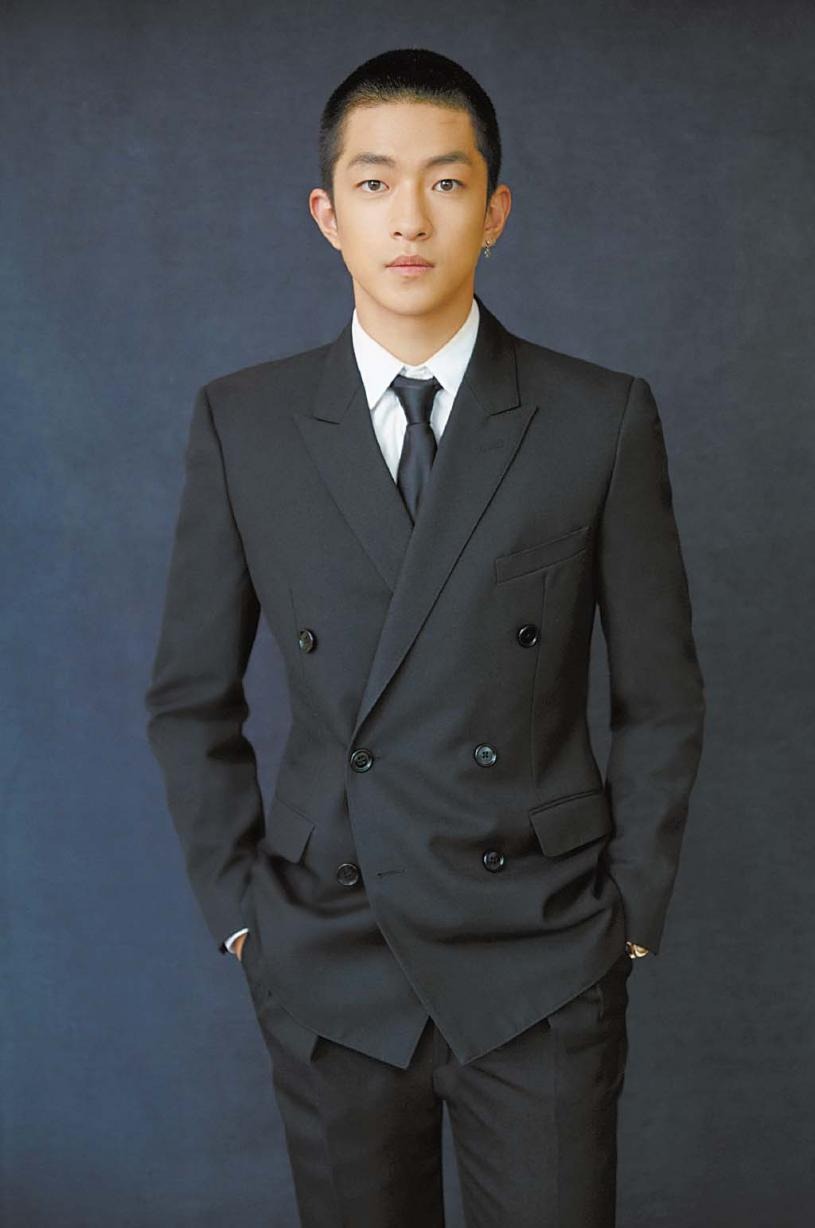 Nam thần 9x đẹp trai cool ngầu: Sự nghiệp bị ảnh hưởng vì những bê bối liên quan sở thích quái gở- Ảnh 1.