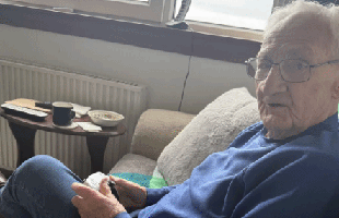 90 tuổi vẫn đam mê “cày cuốc”, game thủ lão làng này “nghiện” một bom tấn đặc biệt avatar1745916371260 1745916371490975040624png