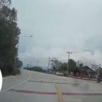 Đang lái xe thì có người đàn ông bất ngờ lao ra đường, tài xế tránh được nhưng quay lại thấy cảnh ám ảnh avatar1745993412443 1745993412997271893591 0 0 660 1056 crop 17459934275351545315425jpg