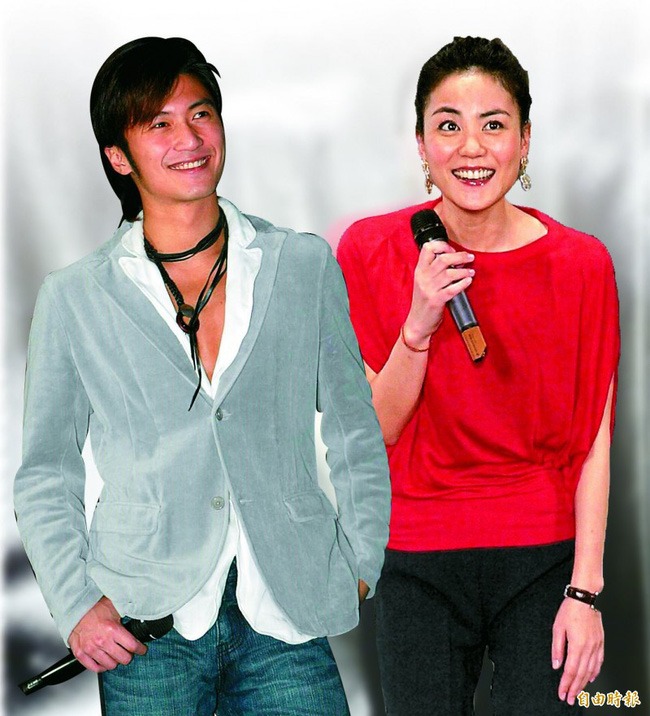 Câu hỏi chưa lời giải của showbiz: Tạ Đình Phong và Vương Phi vượt qua tất cả để tái hợp nhưng 11 năm vẫn không kết hôn- Ảnh 2. Câu hỏi chưa lời giải của showbiz: Tạ Đình Phong và Vương Phi vượt qua tất cả để tái hợp nhưng 11 năm vẫn không kết hôn- Ảnh 2.