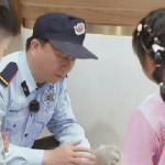 Cặp sinh đôi nhà Khắc Việt bất ngờ bị góp ý vì nói chuyện trống không avatar1746435050307 1746435050932736105050 15 166 266 646 crop 1746435158686896011362png