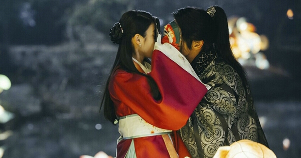 10 phim cổ trang Hàn Quốc hay nhất thập kỷ (P.1): Từ “flop” thành “huyền thoại” - bạn đã bỏ lỡ bao nhiêu kiệt tác rồi? avatar1746448651528 17464486527521192998224 0 0 603 1152 crop 17464487664731073592422jpg