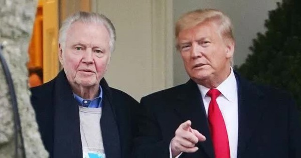 Cha của Angelina Jolie có đứng sau kế hoạch giải cứu Hollywood của Tổng thống Donald Trump? avatar1746663570480 1746663571383706172183 17 0 352 640 crop 17466636806801965383190jpg