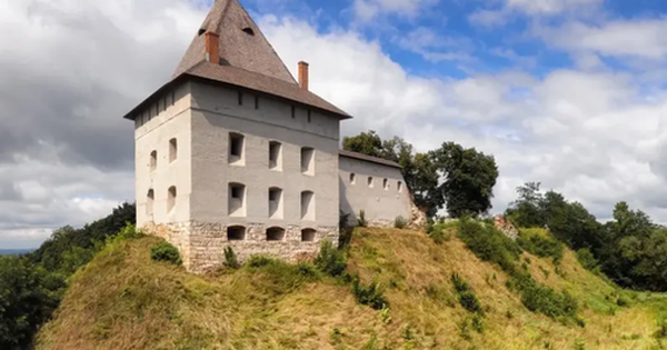 Bí ẩn căn phòng bị bịt kín 300 năm dưới lâu đài Ukraine avatar1746867222106 1746867222739313070859 0 17 315 521 crop 1746867240894726421658png