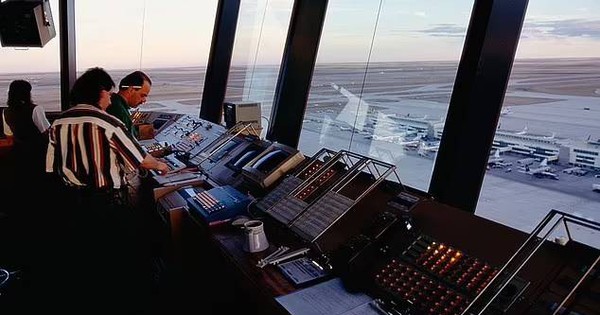 90 giây mất liên lạc khiến bầu trời Mỹ hỗn loạn: Điều gì đang xảy ra với ngành hàng không? avatar1747385582612 17473855829461578732065 0 0 396 634 crop 1747385603872719697670jpg