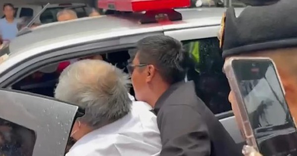 Vụ sập nhà 30 tầng ở Thái Lan: Tỉ phú ngành xây dựng ngồi xe lăn đến tự thú avatar1747462505145 17474625053921550625622 0 0 315 504 crop 1747462521599106601359jpg