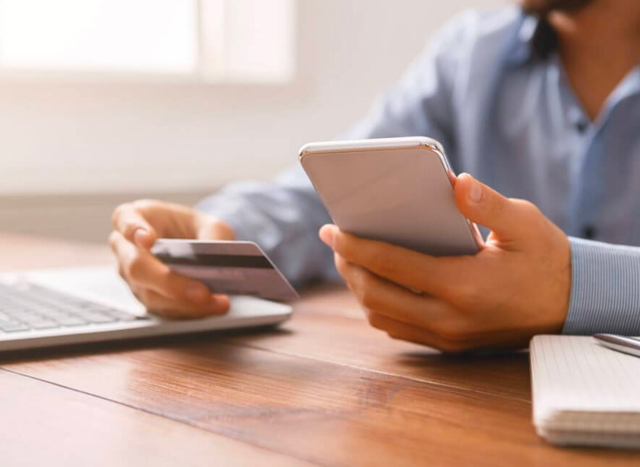 Giáo sư chuyển khoản hơn 400 triệu đồng lập tức bị phong toả tài khoản, ngân hàng tuyên bố: ‘Ông không sai nhưng giao dịch vẫn bị vô hiệu hoá’- Ảnh 1. Giáo sư chuyển khoản hơn 400 triệu đồng lập tức bị phong toả tài khoản, ngân hàng tuyên bố: ‘Ông không sai nhưng giao dịch vẫn bị vô hiệu hoá’- Ảnh 1.