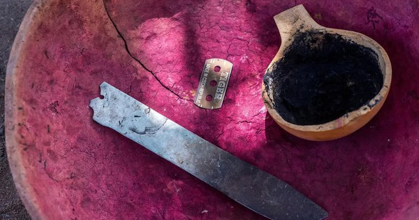 Vết sẹo vĩnh viễn từ hủ tục cắt bộ phận sinh dục nữ: Vì sao hàng trăm triệu bé gái và phụ nữ vẫn phải gánh chịu nỗi đau rùng mình đến tận ngày nay? avatar1747906006276 1747906006546332406645 46 0 946 1440 crop 174790601607862091822jpg