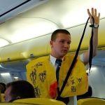 Từ tháng 5, 1 thói quen khi đi máy bay có thể khiến bạn bị phạt tiền, nhiều người vẫn chưa biết avatar1747906603686 17479066041392038672365jpg