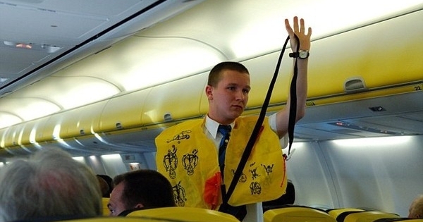 Từ tháng 5, 1 thói quen khi đi máy bay có thể khiến bạn bị phạt tiền, nhiều người vẫn chưa biết avatar1747906603686 17479066041392038672365jpg