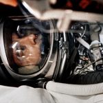 Vì sao phi hành gia đầu tiên của Mỹ phải "giải quyết nỗi buồn" ngay trong bộ đồ vũ trụ? avatar1748160703535 17481607036811162724532jpg