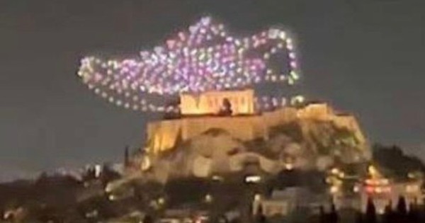 Hy Lạp kiện adidas vì dùng drone trình chiếu hình đôi giày lên bầu trời avatar1748420984033 17484209842961945272011 0 35 315 539 crop 17484209950701477357217jpg