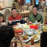 Đi họp lớp, CEO nói dối chỉ là 1 nhân viên văn phòng: Về nhà, tôi đơ người với dòng tin nhắn vỏn vẹn 4 câu, cả đời không quên avatar1748587469527 1748587469866485397325png