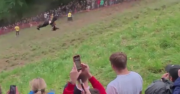 Người đàn ông thoát chết kỳ diệu sau cú ngã "trăm triệu view" avatar1748825768752 17488257690221920856175 0 19 315 523 crop 17488280487871791796548jpg