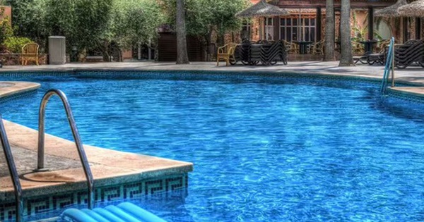 Bé trai 4 tuổi suýt mất cánh tay vì bị hút vào hệ thống lọc nước hồ bơi avatar1749026795450 17490267956891619773755 0 0 315 504 crop 174902681435416586171jpg