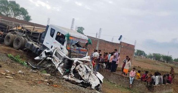 Xe chở khách dự tiệc cưới bị xe chở xi măng đè trúng, 9 người trong một gia đình tử vong avatar1749027890370 17490278906711029925871 0 31 315 535 crop 17490279667681145440749jpg