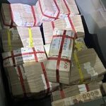 Cô gái sốc nặng khi tìm thấy 9,5 tỷ đồng trong chiếc hộp vứt cạnh thùng rác avatar1749269453143 17492694535611075437177 0 71 315 575 crop 17492694717991181046186jpg