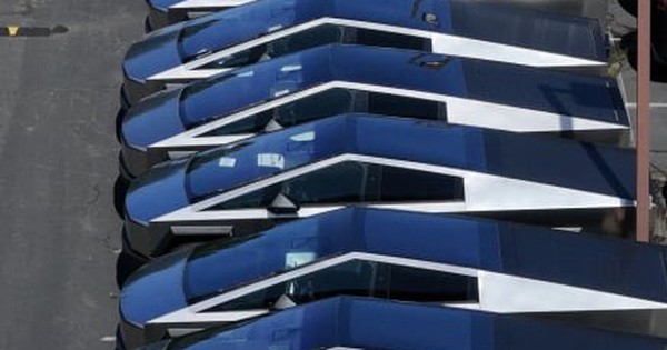 Elon Musk "khẩu chiến" với ông Trump, Tesla khó bán xe avatar1749288618533 1749288618851841102229 0 0 273 437 crop 17492886276981689137848jpg