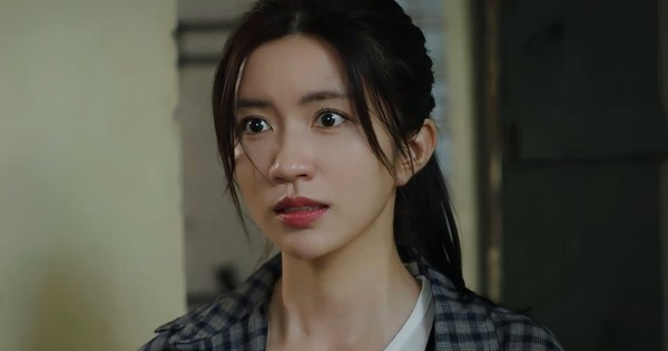 Mỹ nhân Việt bị ghét nhất hiện tại: Kém duyên còn không biết điều, được mỗi nhan sắc vớt vát lại avatar1749290816543 17492908171781125735296 0 0 1047 1999 crop 1749290856348361139652jpg