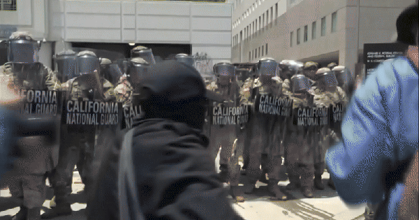 Tình hình Los Angeles căng thẳng, quân đội Mỹ báo động cao avatar1749438614687 1749438615374964789824gifpng