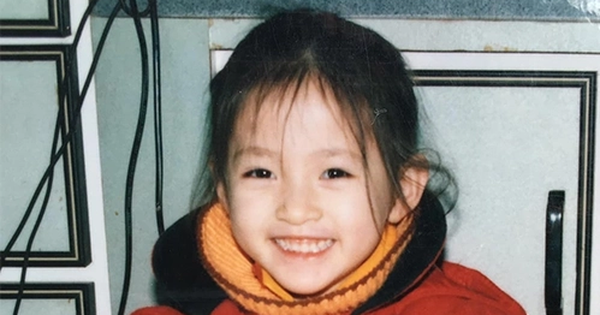 Đố bạn nhận ra nàng Hậu trong bức ảnh này là ai: Trưởng thành đã xinh đẹp hơn người còn học cực đỉnh đấy nhé! avatar1749947909304 174994791023811201612 37 0 299 500 crop 17499479326421540484836png