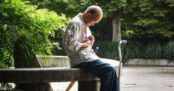 Vợ qua đời, cụ ông 95 tuổi ra ngân hàng rút tiết kiệm 1 tỷ đồng nhưng bị từ chối: "Ông không có quyền thừa kế" avatar1750224996384 1750224996855353986265jpg