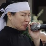 Vợ cố diễn viên Quý Bình nghẹn ngào: Bình ơi, sao bao nhiêu tội lỗi trút lên hết em vậy! avatar1750240073818 17502400744301508933317 0 0 314 600 crop 17502401568941963497972jpg