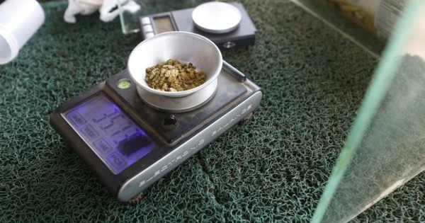 Nơi vàng là ‘lộc trời cho’: Có thể đào được cả cân vàng trong một ngày, dân đem hạt vàng li ti đi mua thực phẩm, giá hàng hóa được niêm yết theo trọng lượng vàng avatar1750319085228 17503190860231603174486jpg