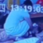 Giáo viên mầm non ngồi đè lên mặt học sinh để “dạy dỗ”, đoạn video từ camera an ninh gây phẫn nộ avatar1750571163158 17505711635001601726256 8 0 383 600 crop 1750571177666584464081jpg