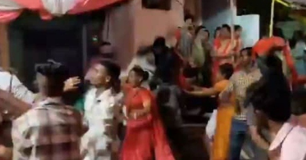 Gia đình cô dâu lao lên sân khấu, ẩu đả dữ dội với gia đình chú rể avatar1750638650073 17506386502261935803400 0 58 315 562 crop 1750638667007734390575jpg