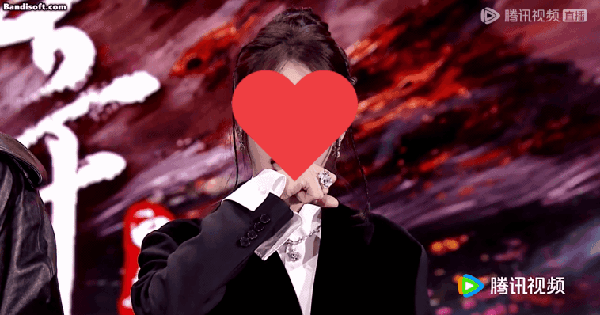 Nữ hoàng sắc đẹp Tân Cương viral nhất Đại hội Tencent 2025: Khoảnh khắc "lật mặt" trong 1 giây xứng đáng phong thần avatar1750661560627 1750661561118168231197 0 0 398 759 crop 1750661606390102493375gifpng