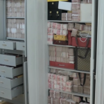 Tịch thu gần 900 tỷ đồng tiền mặt 'chất thành đống', nặng 3 tấn trong căn hộ được gọi là 'siêu thị' của CEO công ty quản lý tài sản avatar1750682546888 17506825488521530955098 68 0 732 1062 crop 1750682565038727280136png