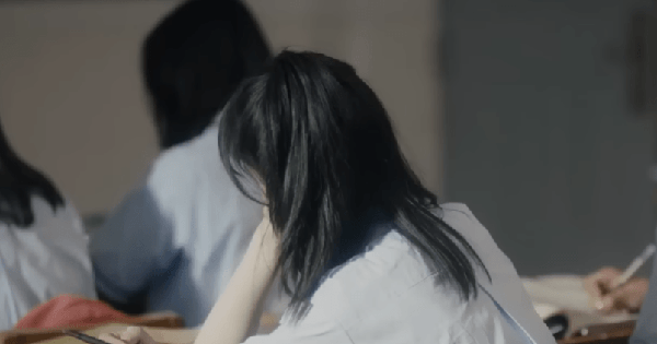 Visual thời đi học của búp bê đẹp nhất Trung Quốc: Da trắng mặt nhỏ mắt to, bao nhiêu cái đẹp tụ hết vào một người avatar1750765972528 17507659727481496898355gifpng