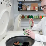 Phát hiện mang tính đột phá: Có thể biến rác nhựa thành thuốc giảm đau, hạ sốt avatar1750771810354 17507718111591647676554png