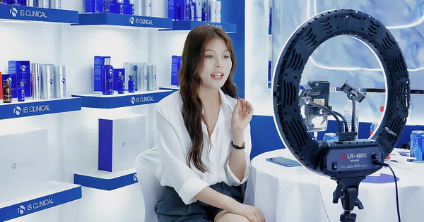 Trung Quốc siết chặt quản lý bán hàng livestream: Người bán phải được đánh giá trình độ avatar1750828231791 17508282323981025928789 57 0 807 1200 crop 1750828248416325896112jpg