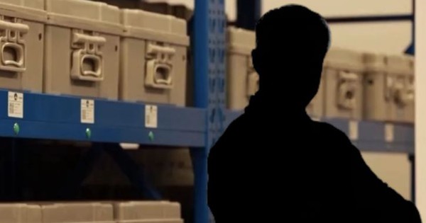 Tịch thu 10 xe ô tô, vàng, túi hiệu, bất động sản và cổ phiếu trong nhà 1 Giám đốc công ty dệt may biển thủ 182 tỷ đồng avatar1750913197243 1750913197510539674438jpg