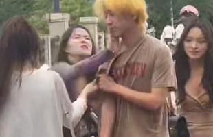 Bị phát hiện hẹn hò với ba cô gái cùng lúc, nam thanh niên rơi vào nghịch cảnh éo le avatar1751268339943 17512683403221679626560jpg