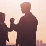 Phim ngôn tình quá hay xứng đáng nổi tiếng hơn: Nhà gái "khùng khùng" mà cute hết phần thiên hạ, nhà trai đẹp đến nổi da gà avatar1751337521715 17513375223481780426197 29 0 450 804 crop 17513376759471364403448gifpng