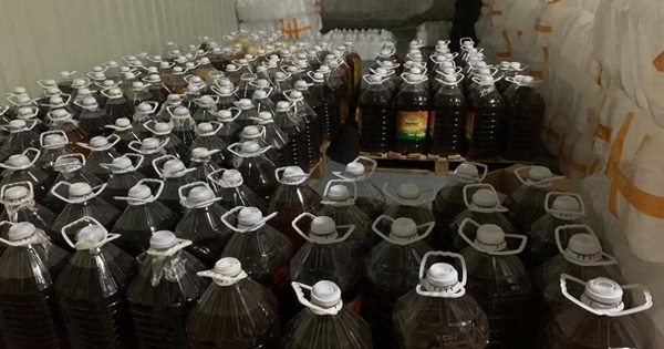 Theo dõi 1 người bán hàng online có doanh thu 14 tỷ đồng, triệt phá đường dây sản xuất dầu ăn nhái: Tịch thu 30 tấn dầu giả đang bốc mùi avatar1751360715582 1751360716090895401127 66 0 863 1276 crop 1751360732205987520601jpg